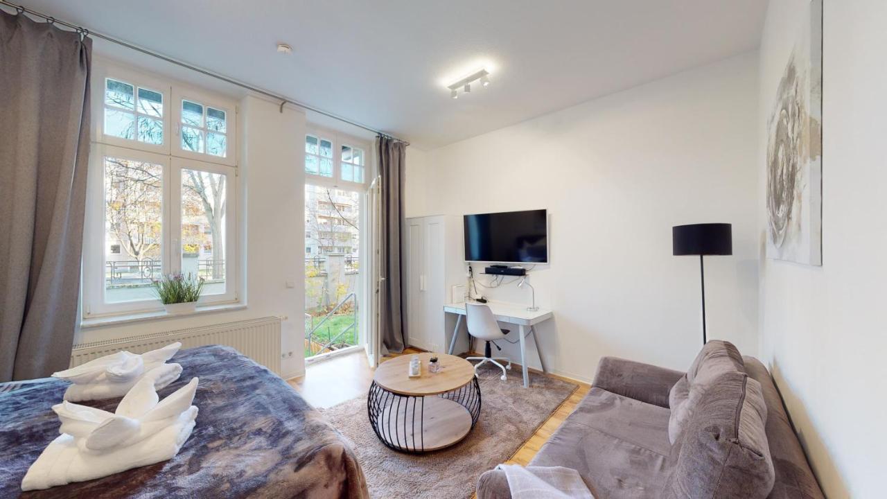 Sweethome - Business-Apartment Mit Kueche, Terrasse, Stellplatz Magdeburg Kültér fotó